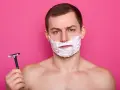 Pachy u mężczyzn: Golić czy nie? Fakty, trendy i porady