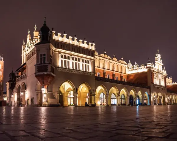Gdzie na romantyczną kolację w Krakowie? Poznaj TOP miejsca!