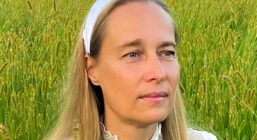 Dojrzała kobieta: Jak rozmawiać, budować więź i unikać błędów?