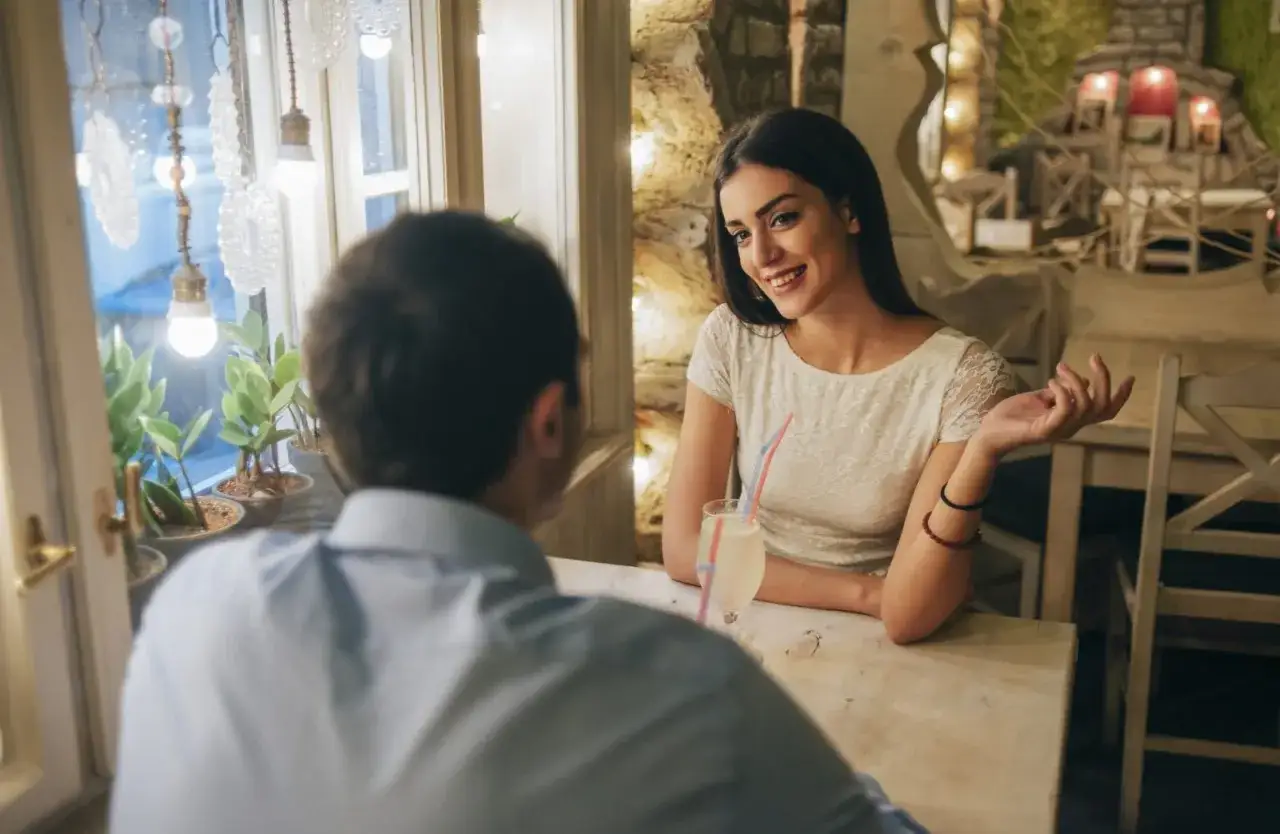 mowa ciała flirt, sygnały niewerbalne randka